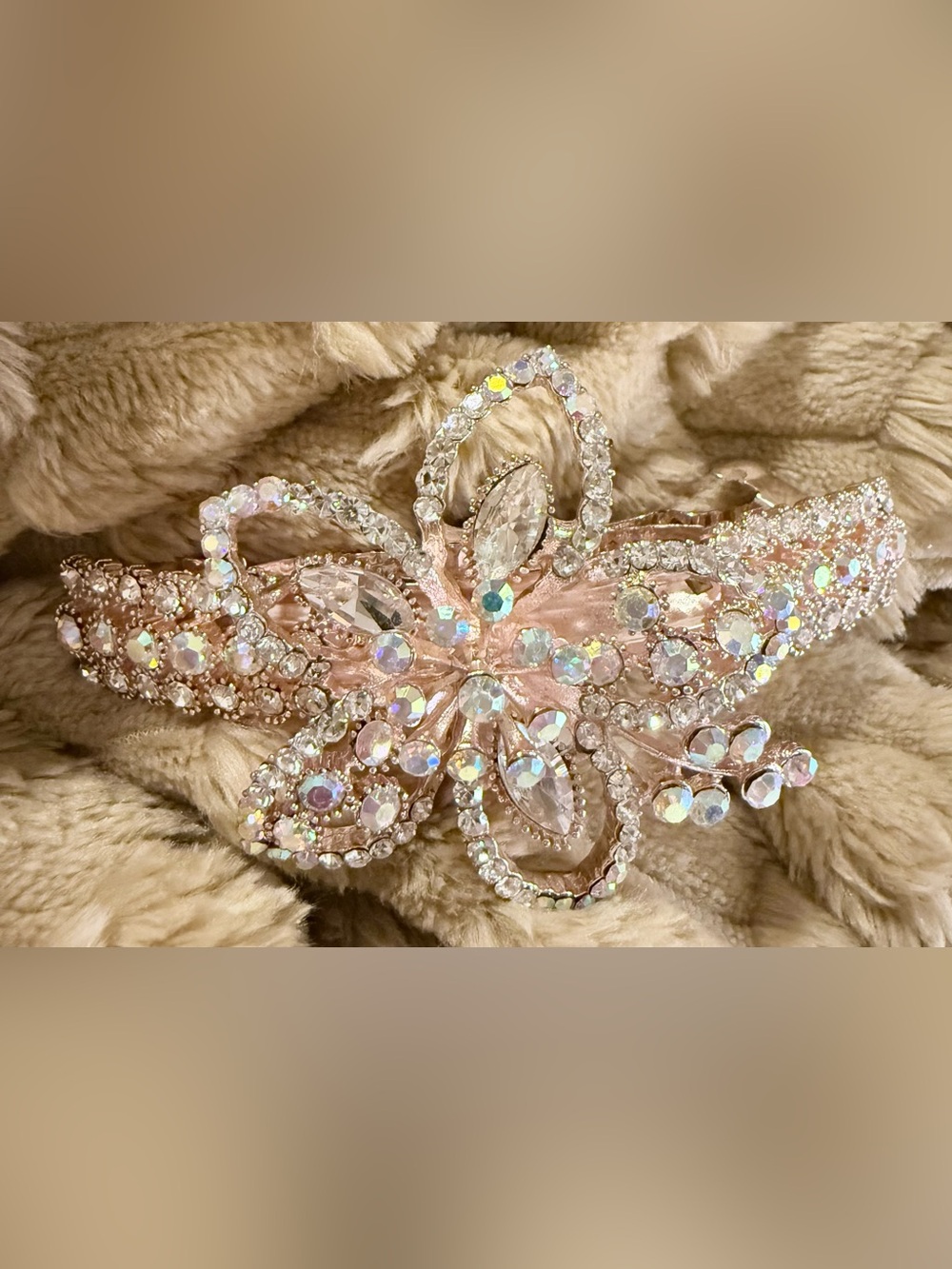 Flower Design Hair Clip in Pink Metal with Aurora Borealis Stones NWOT.
